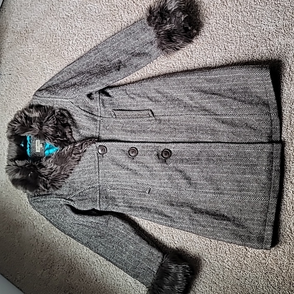 NWT DeCoded faux fur trim wool blend coat with contrast lining, sz M (L juniors)